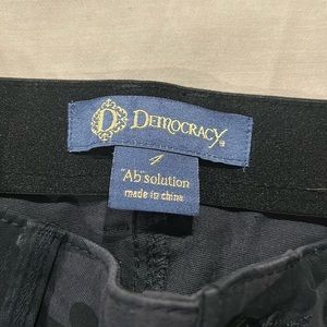 Like new cargo camo “Ab solution” women’s pants!